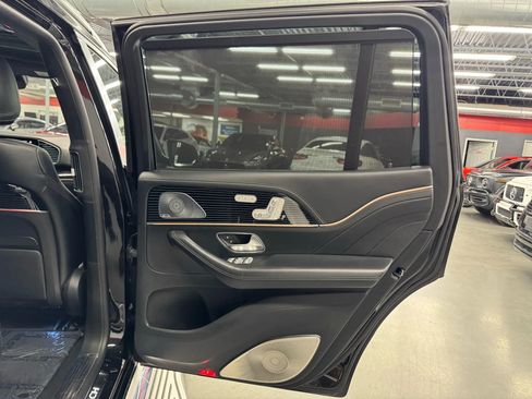 Used 2021 Mercedes-Benz Maybach GLS 600 4MATIC image 21