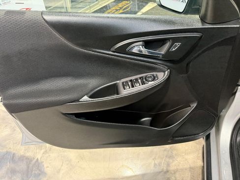 Used 2022 Chevrolet Malibu LT FWD image 34