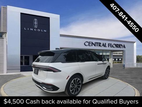 New 2026 Lincoln Nautilus Reserve image 3