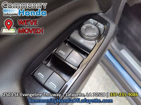 Used 2023 Chevrolet Equinox Premier FWD image 21