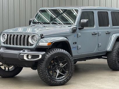 Used 2025 Jeep Wrangler Unlimited Sahara w/ Safety Group