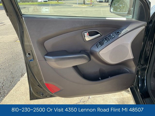 Used 2011 Hyundai Tucson Limited AWD/4WD image 17