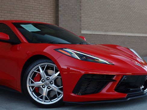 Used 2021 Chevrolet Corvette Stingray Premium Cpe w/ Z51 Performance Package RWD image 10