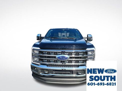 Used 2023 Ford F350 Lariat w/ Chrome Package image 8