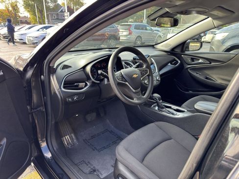 Used 2023 Chevrolet Malibu LT FWD image 21
