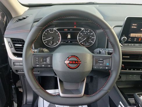 Used 2026 Nissan Rogue SV AWD/4WD image 10