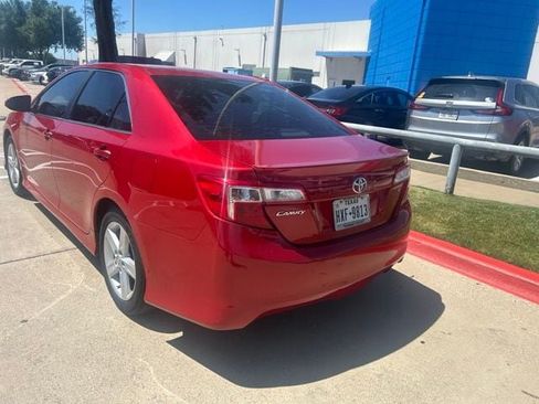Used 2013 Toyota Camry SE FWD image 3