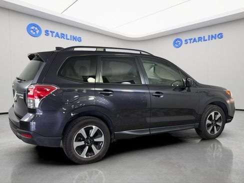 Used 2017 Subaru Forester 2.5i Premium w/ All-Weather Package AWD/4WD image 10