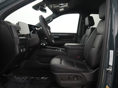 Used 2025 Chevrolet Tahoe Z71 AWD/4WD image 24