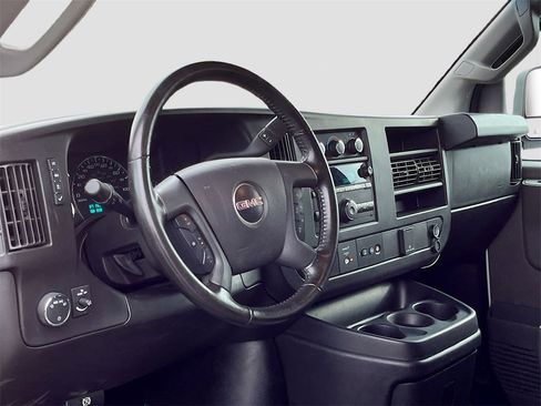 Used 2023 GMC Savana 3500 Extended w/ Driver Convenience Package image 9