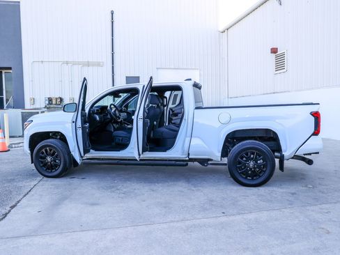 Used 2024 Toyota Tacoma SR5 image 10