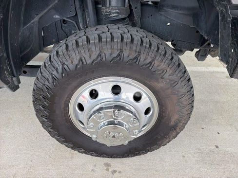 Used 2025 RAM 3500 Limited AWD/4WD image 12