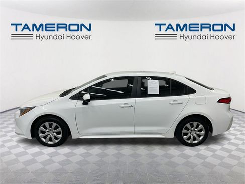 Used 2023 Toyota Corolla LE image 2