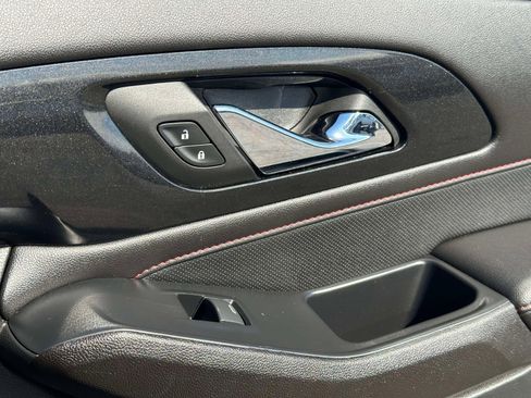 Used 2022 Chevrolet Traverse RS image 27