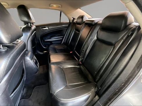 Used 2016 Chrysler 300 Limited RWD image 19