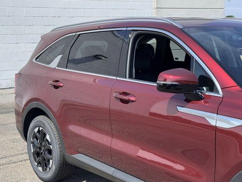 New 2025 Kia Sorento S image 7