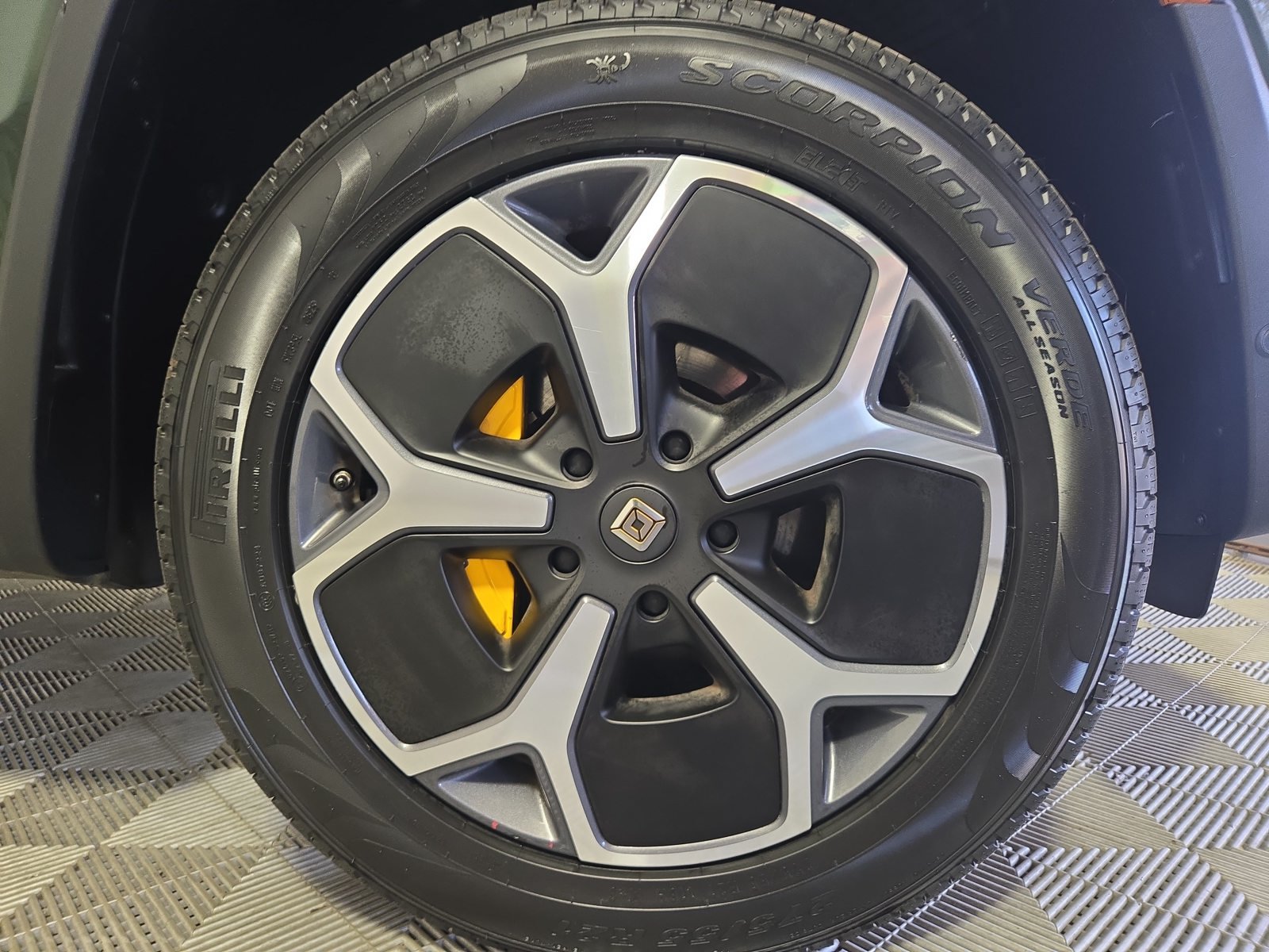 Used 2022 Rivian R1T Adventure AWD/4WD image 11