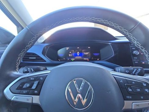 Used 2023 Volkswagen Taos SE w/ Panoramic Sunroof Package image 25