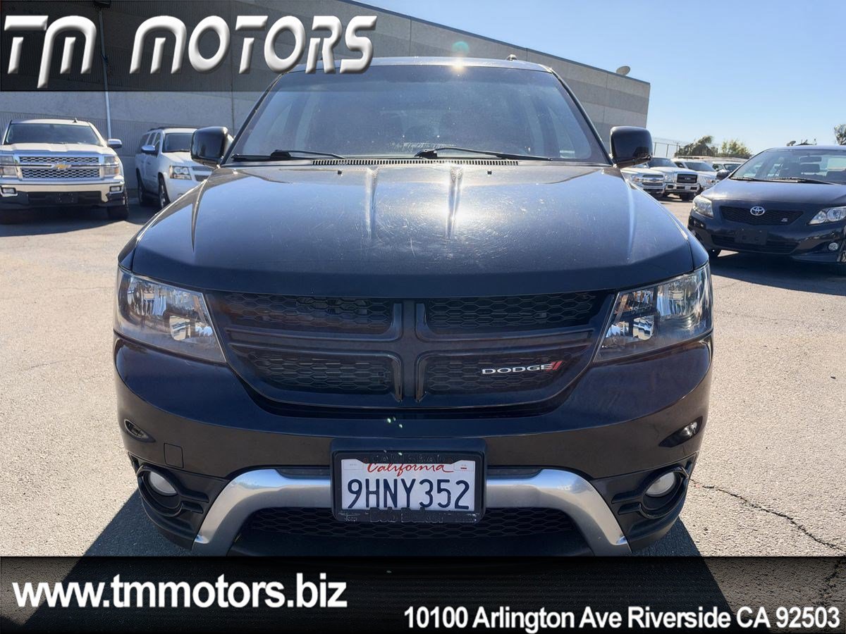 Used 2017 Dodge Journey Crossroad w/ Rear Seat Video Group I FWD image 2