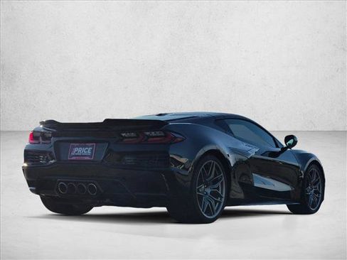 Used 2025 Chevrolet Corvette Z06 RWD image 5