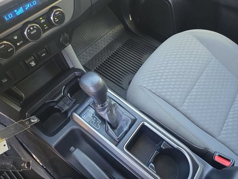 Used 2022 Toyota Tacoma SR5 w/ Technology Package AWD/4WD image 23