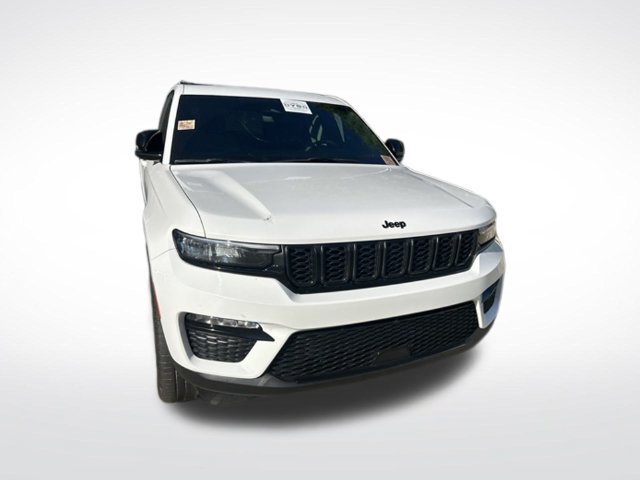 Used 2024 Jeep Grand Cherokee Limited w/ Black Appearance Package RWD image 3