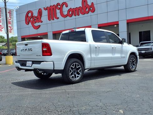 Used 2025 RAM 1500 Laramie AWD/4WD image 6