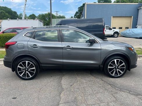Used 2019 Nissan Rogue Sport SL AWD/4WD image 6