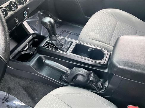 Used 2016 Toyota Tacoma SR RWD image 16
