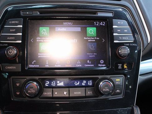 Used 2020 Nissan Maxima SR image 24