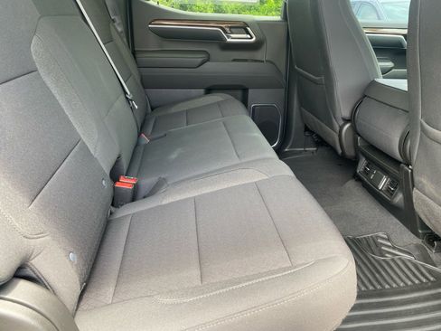 Used 2022 Chevrolet Silverado 1500 LT AWD/4WD image 33