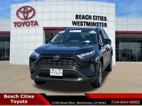 Certified 2025 Toyota RAV4 XLE FWD image 5