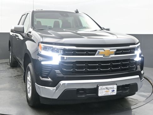 Used 2025 Chevrolet Silverado 1500 LT image 2