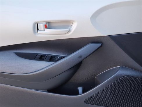 Used 2025 Toyota Corolla LE image 17