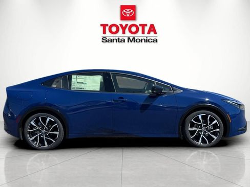 New 2026 Toyota Prius Plug-In Hybrid FWD image 2