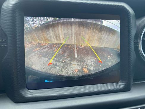 Certified 2023 Jeep Wrangler Sahara w/ Cold Weather Group image 38