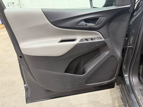 Used 2021 Chevrolet Equinox LS w/ LS Convenience Package image 14