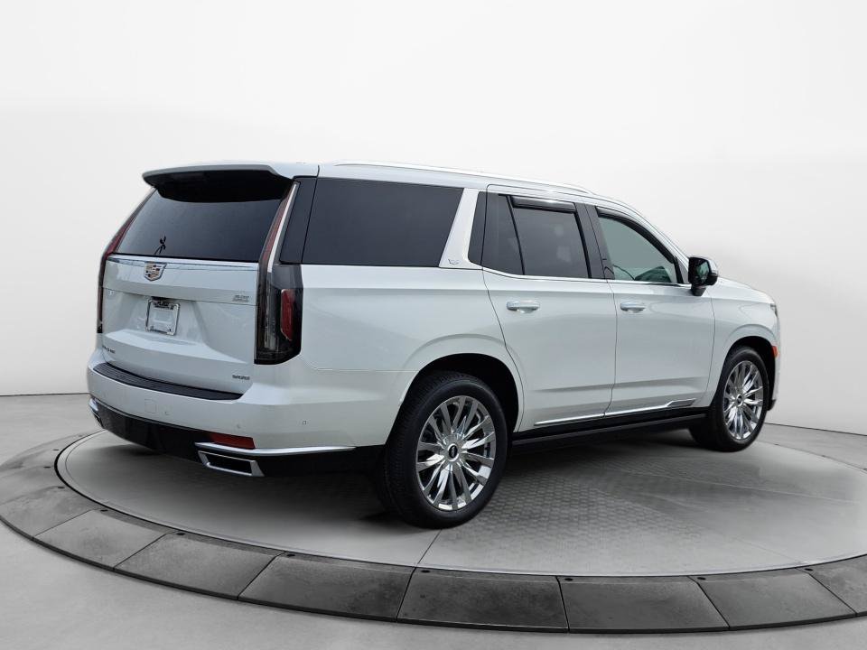 Certified 2022 Cadillac Escalade Premium Luxury w/ Performance Package AWD/4WD image 7