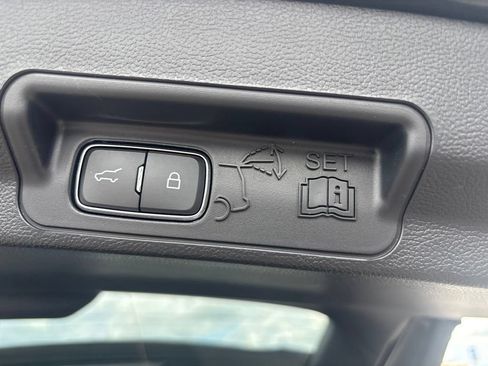 Used 2023 Ford Explorer XLT w/ Equipment Group 202A AWD/4WD image 10