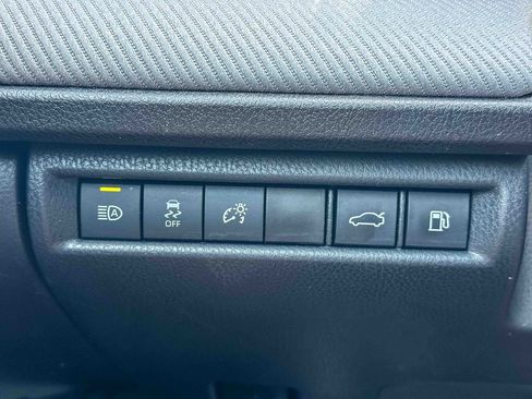 Used 2025 Toyota Camry SE w/ Convenience Package FWD image 34