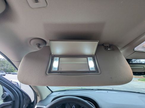 Used 2018 Jeep Grand Cherokee Limited image 31