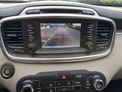 Used 2017 Kia Sorento EX FWD image 11