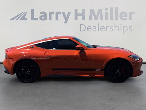Used 2024 Nissan Z Performance w/ Heritage Edition RWD image 6