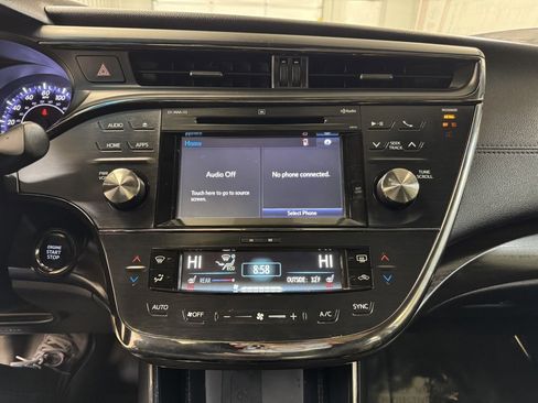 Used 2016 Toyota Avalon Limited image 38