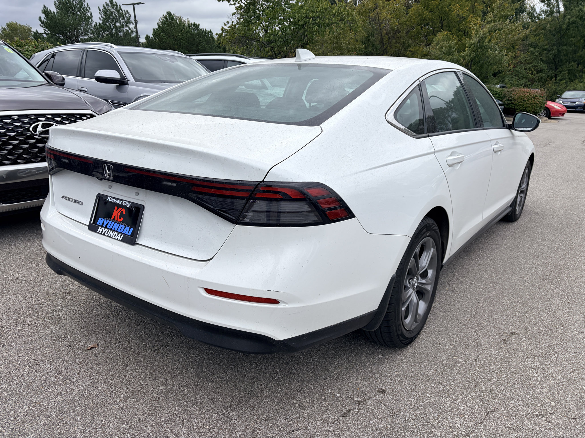 Used 2023 Honda Accord EX image 2