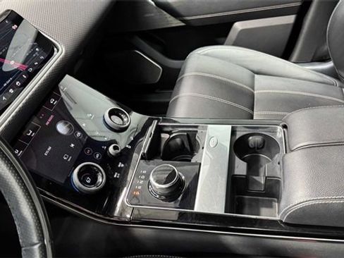 Used 2019 Land Rover Range Rover Velar R-Dynamic SE image 28