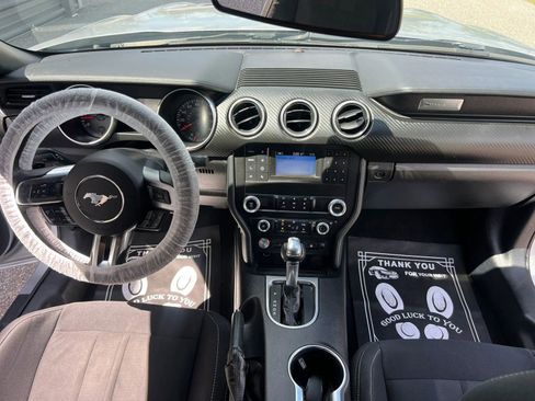 Used 2019 Ford Mustang Coupe RWD image 13