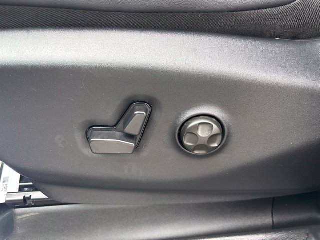 Used 2025 Chrysler Pacifica Select FWD image 21