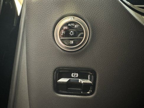 Certified 2025 Mercedes-Benz GLC 300 image 16