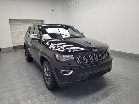 Used 2018 Jeep Grand Cherokee Limited image 13